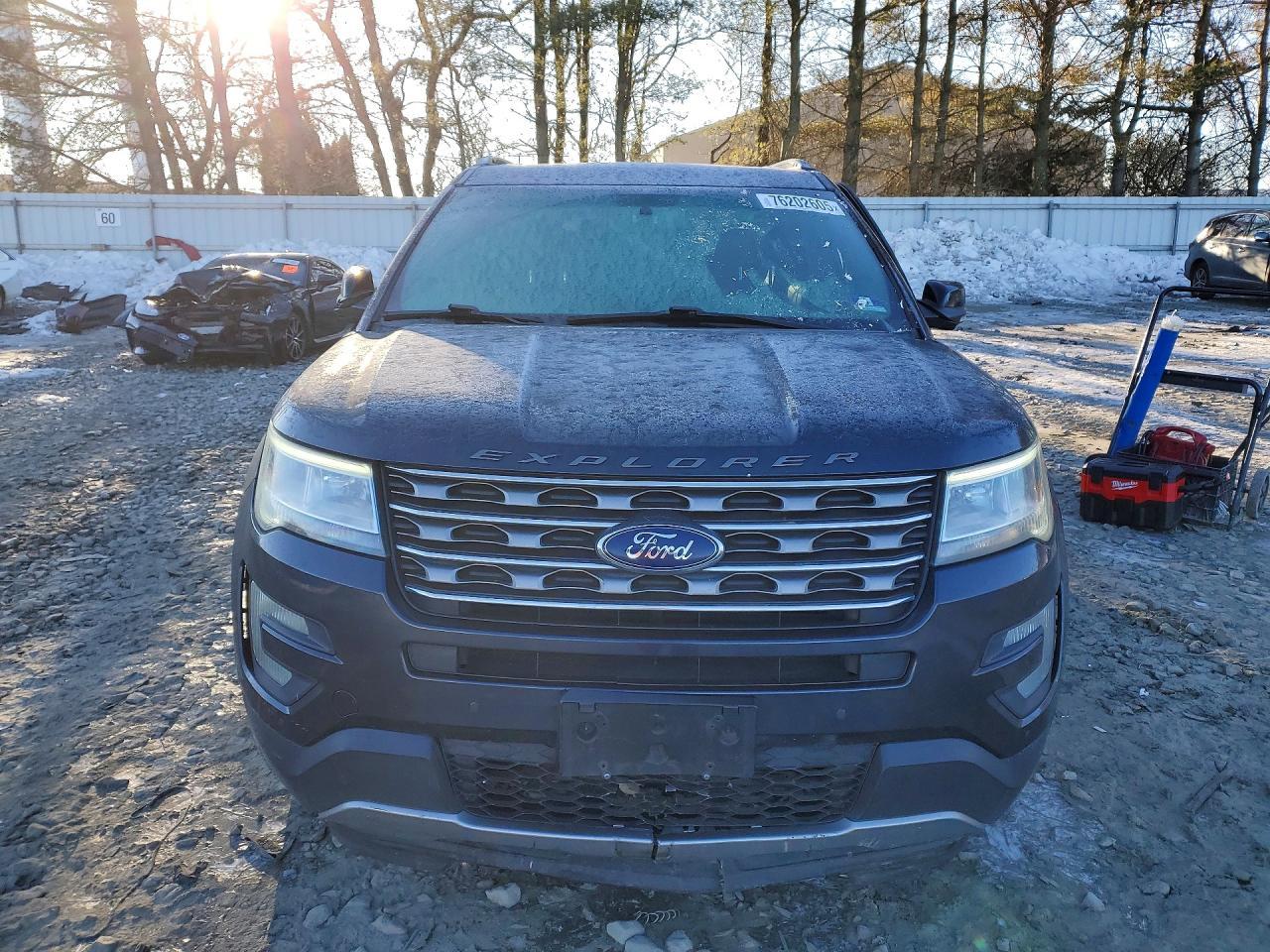2017 Ford Explorer Xlt - Image 5