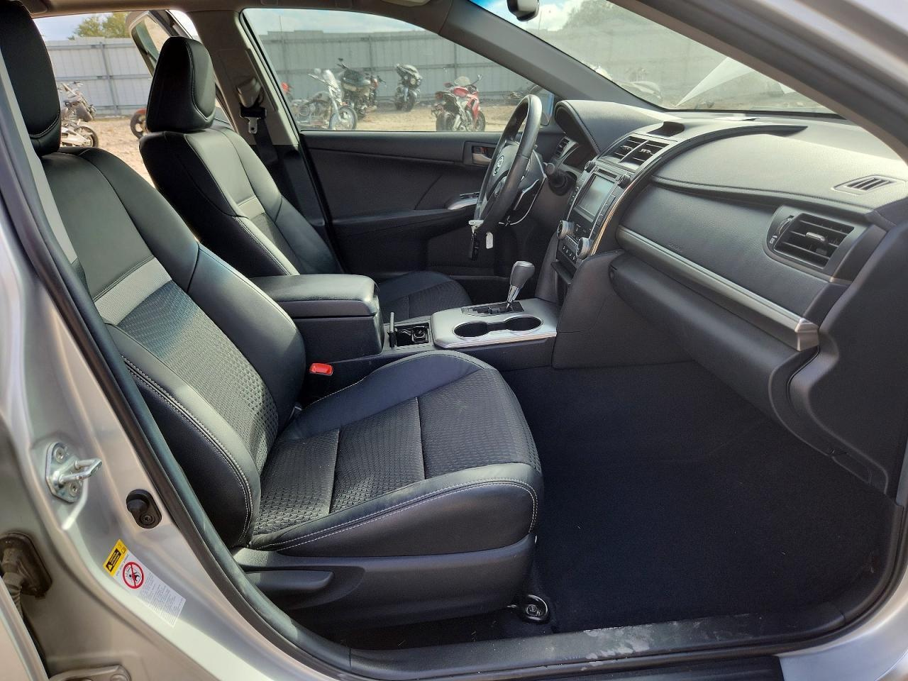 2012 Toyota Camry Se V6 - Image 7