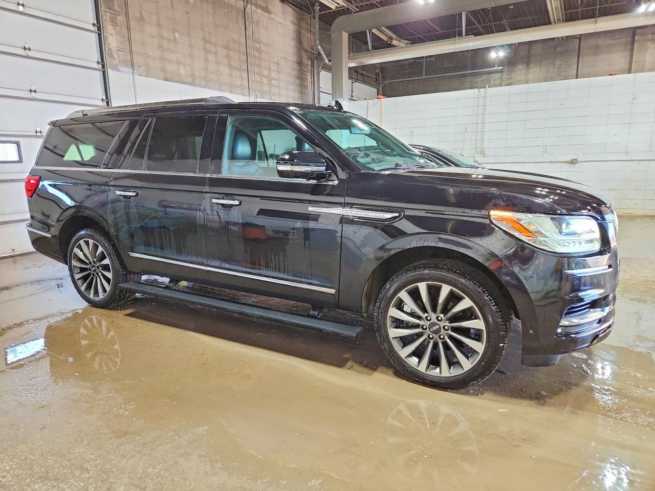 2019 Lincoln Navigator L Select - Image 4