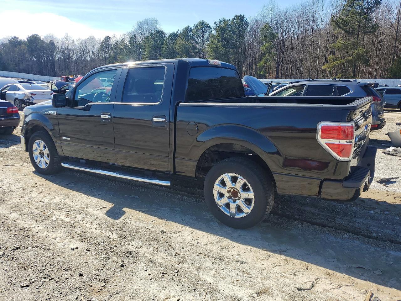 2011 Ford F150 Super Cab - Фото 2