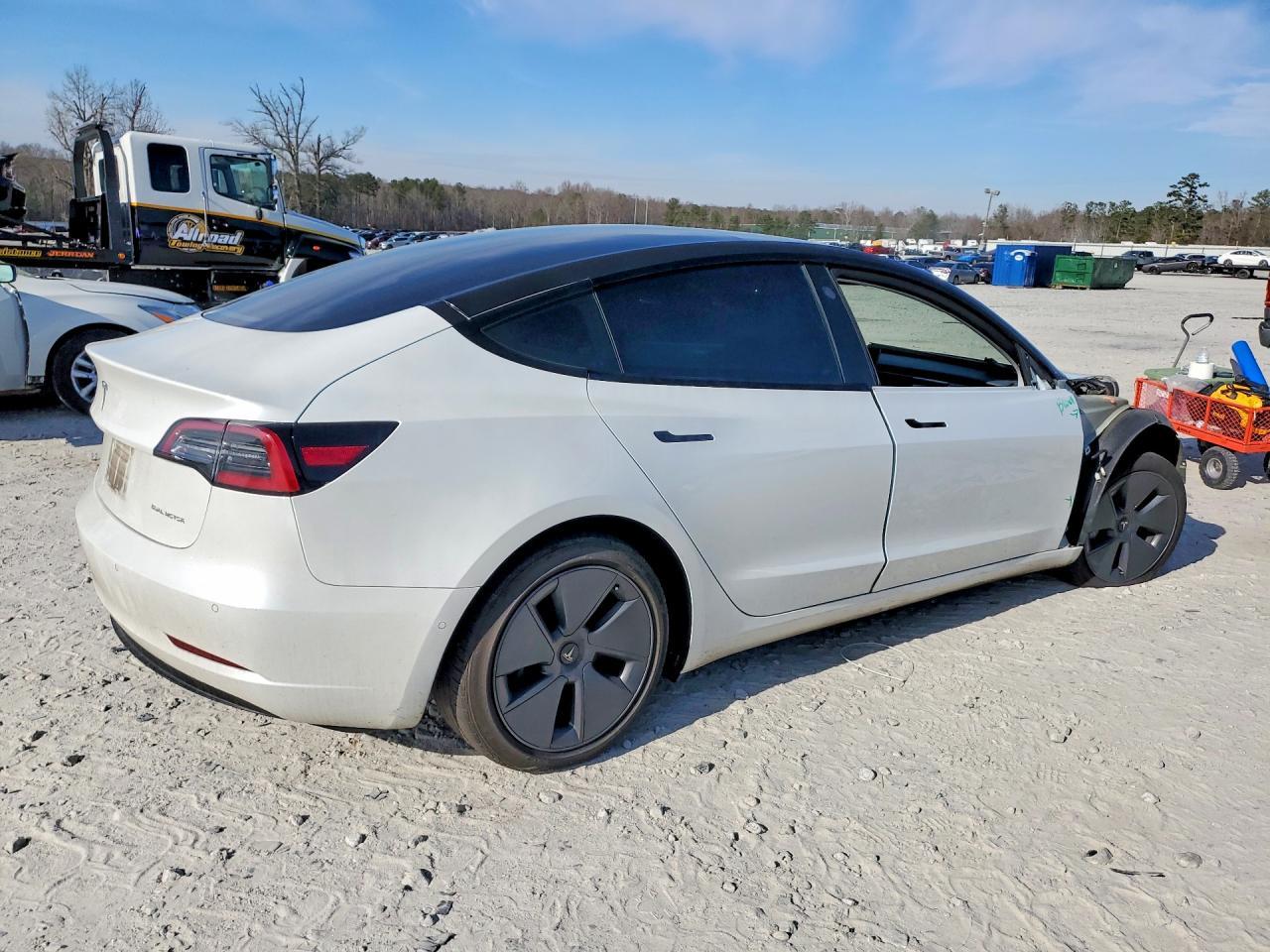 2022 Tesla Model 3 - Image 3
