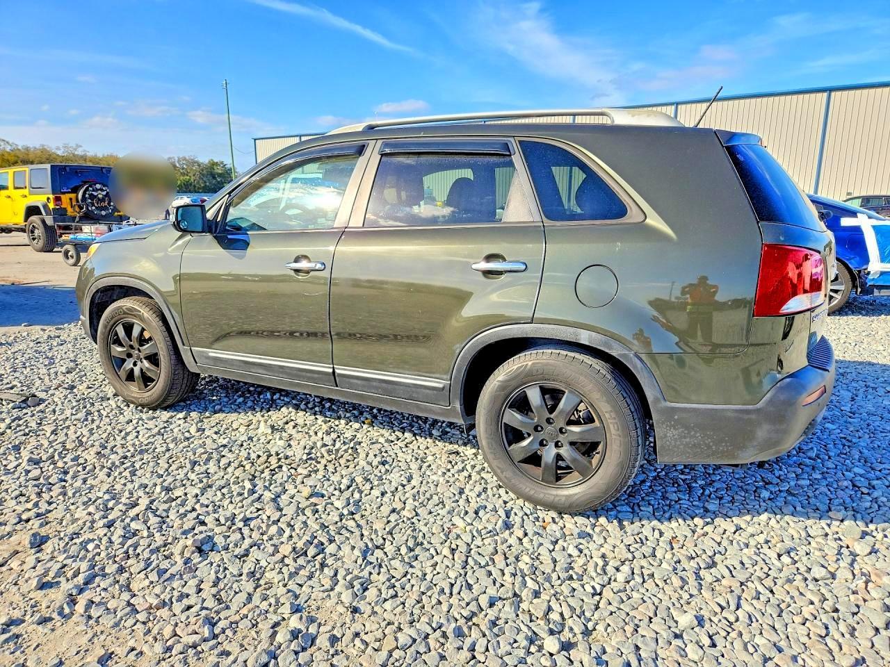 2012 Kia Sorento Base - Image 2