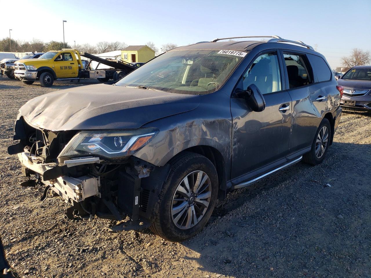 2019 Nissan Pathfinder Sv