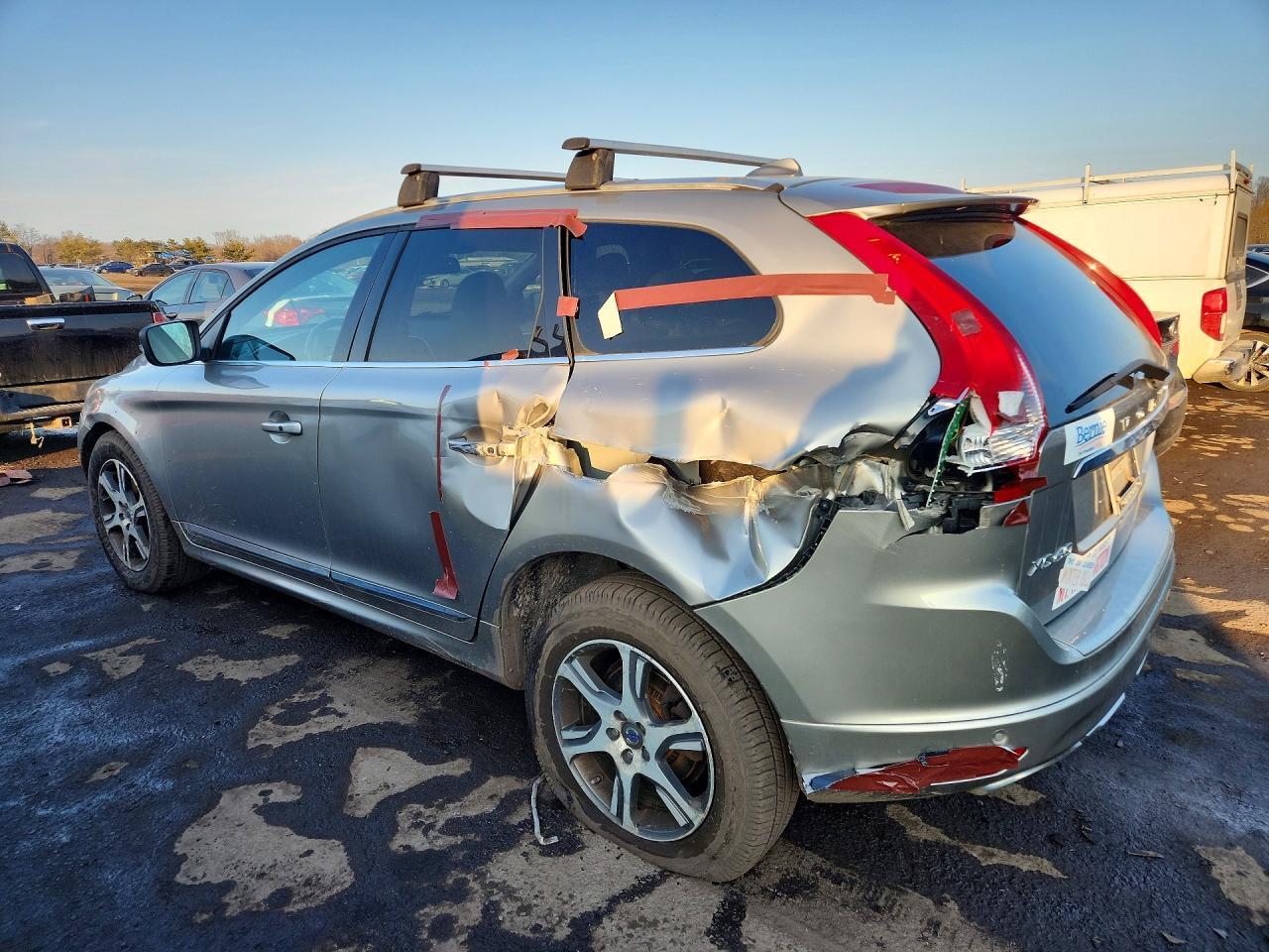 2015 Volvo Xc60 T6 Platinum - Image 2