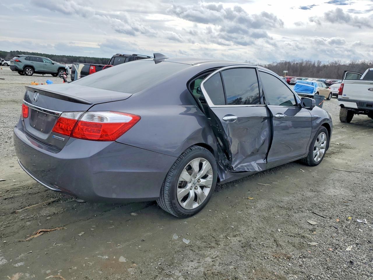 2015 Honda Accord Hybrid Exl - Image 3
