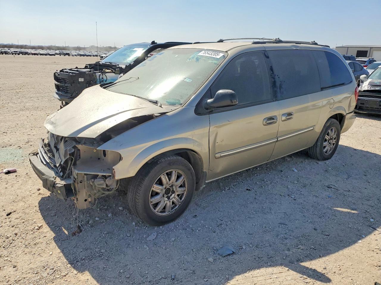 2005 Chrysler Town & Country Touring