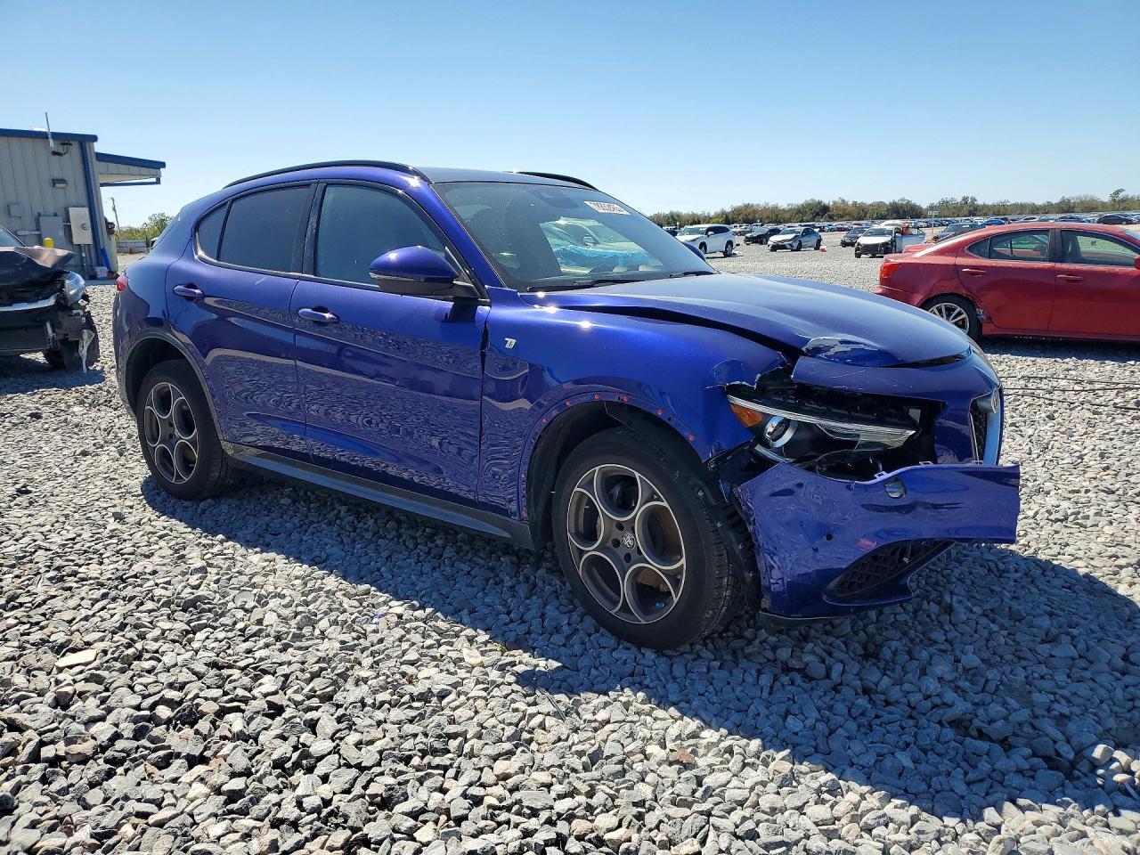 2022 Alfa Romeo Stelvio Ti - Image 4
