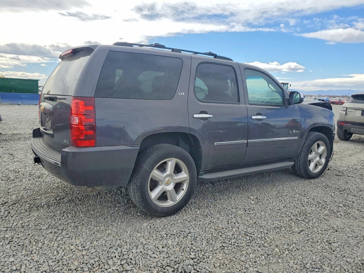 2010 Chevrolet Tahoe K1500 Ltz - Image 3