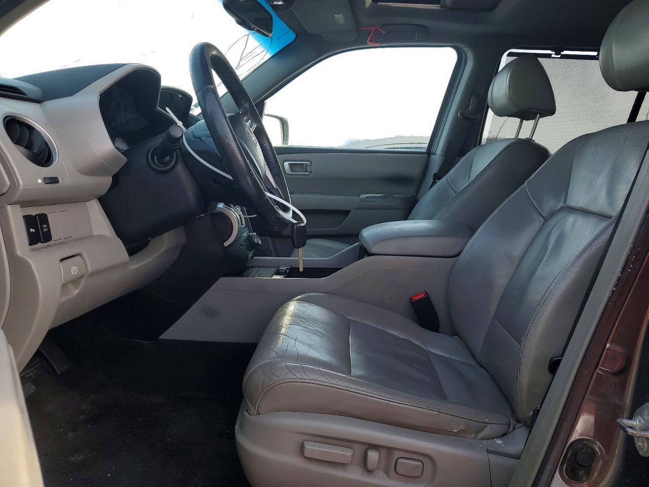 2010 Honda Pilot Touring - Image 7