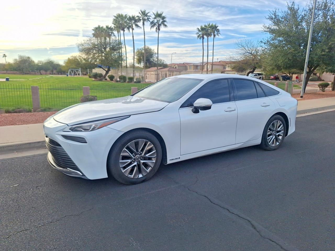 2023 Toyota Mirai Xle - Фото 2