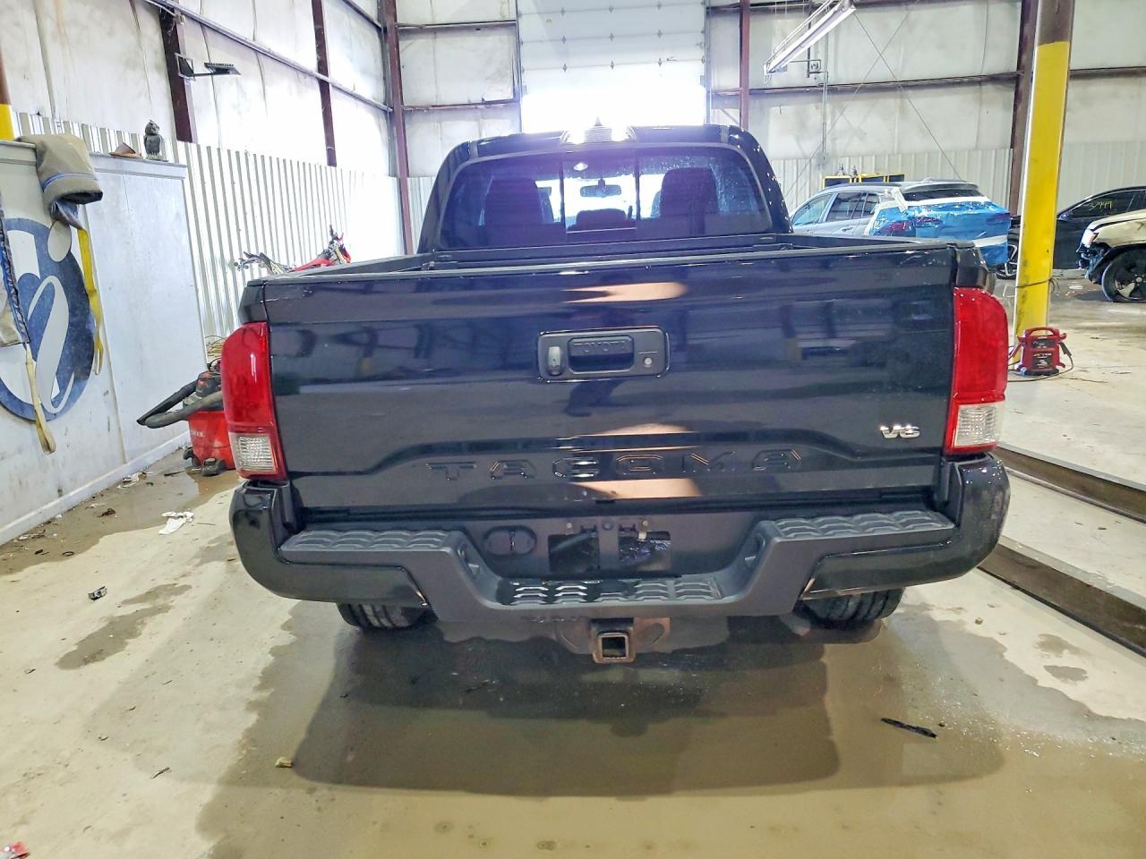 2017 Toyota Tacoma Double Cab - Image 6