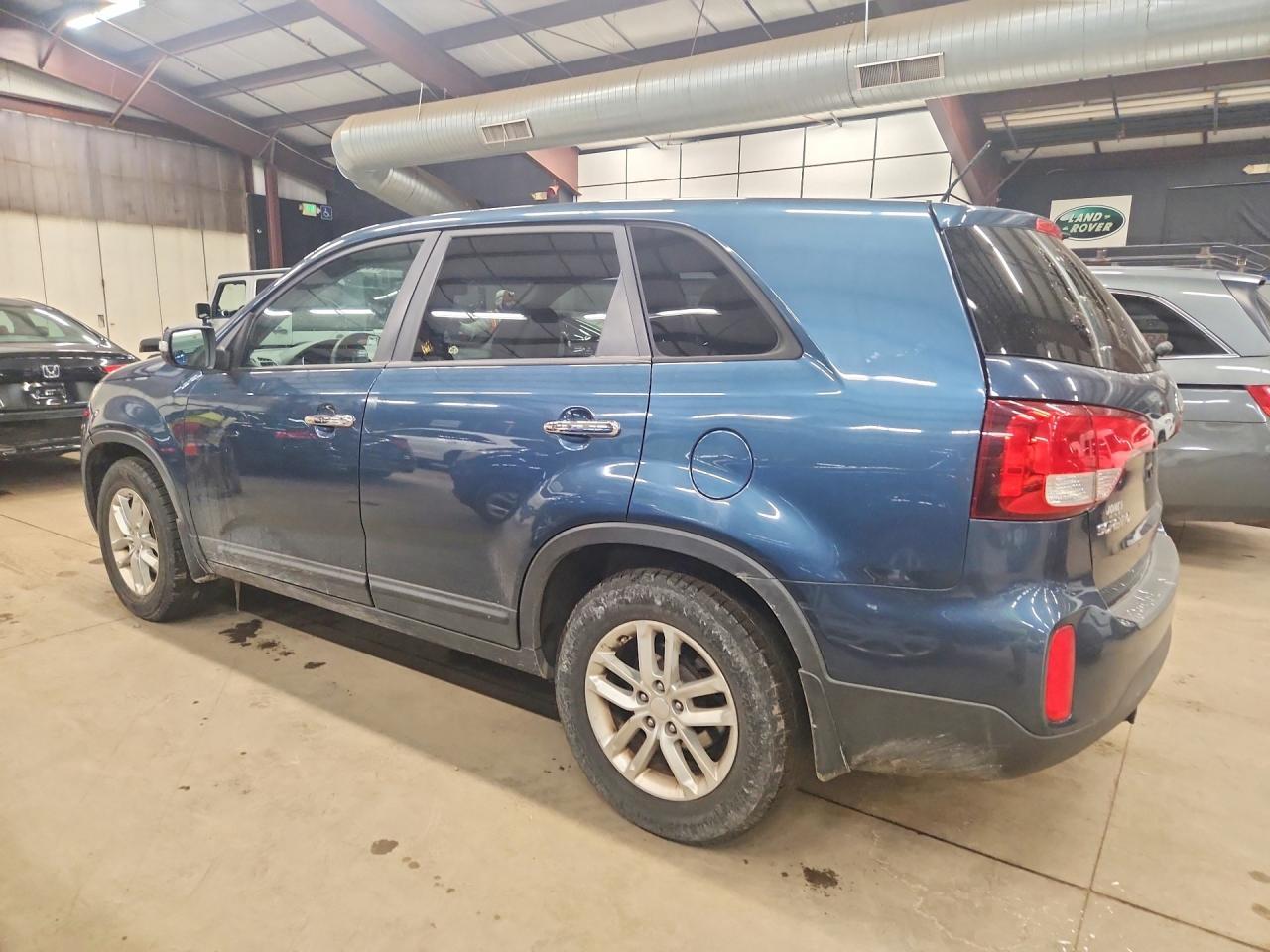 2014 Kia Sorento Lx - Image 2