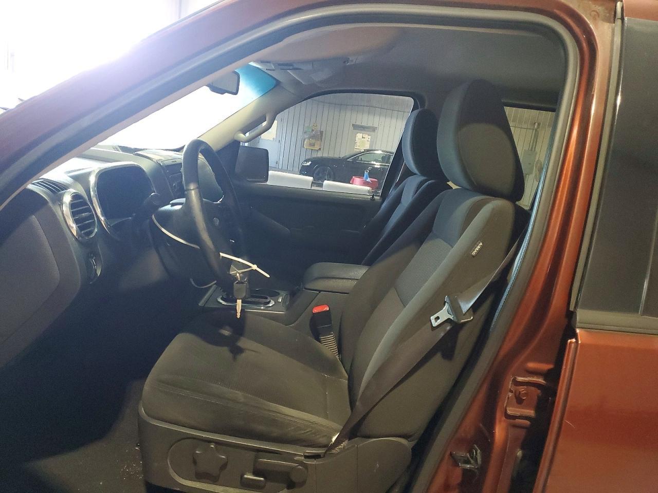 2010 Ford Explorer Xlt - Фото 7