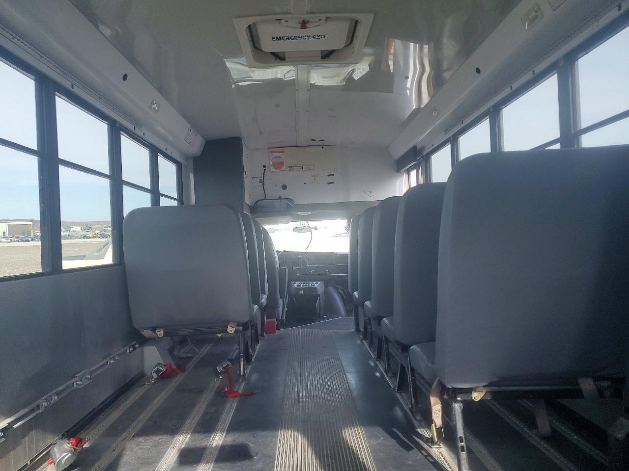 2014 Collins Bantam G4500 - School Bus - Фото 6