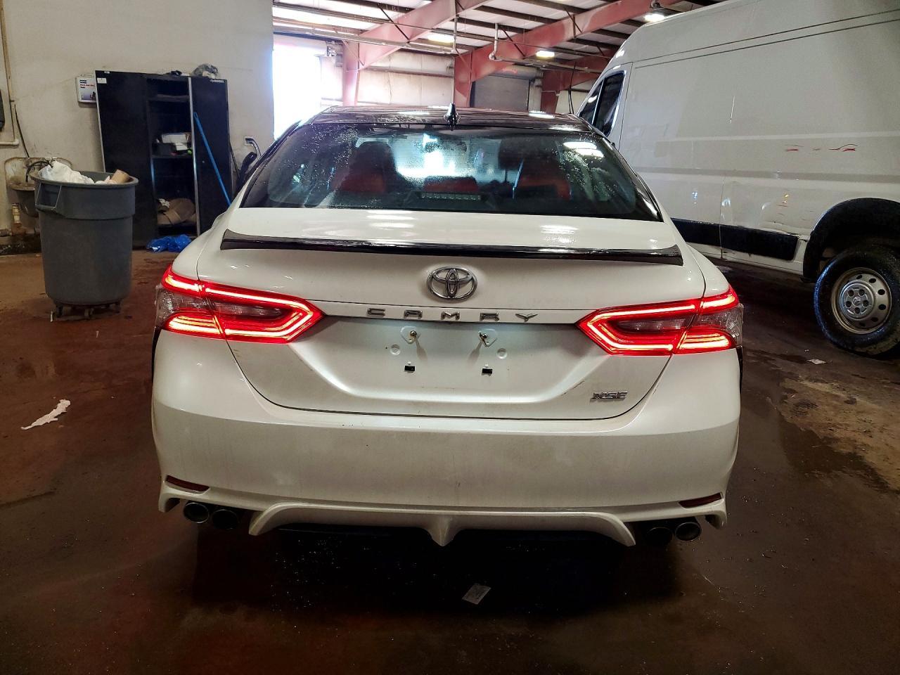 2021 Toyota Camry Xse - Фото 6