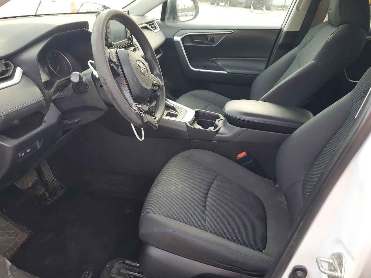 2020 Toyota Rav4 Le - Image 7