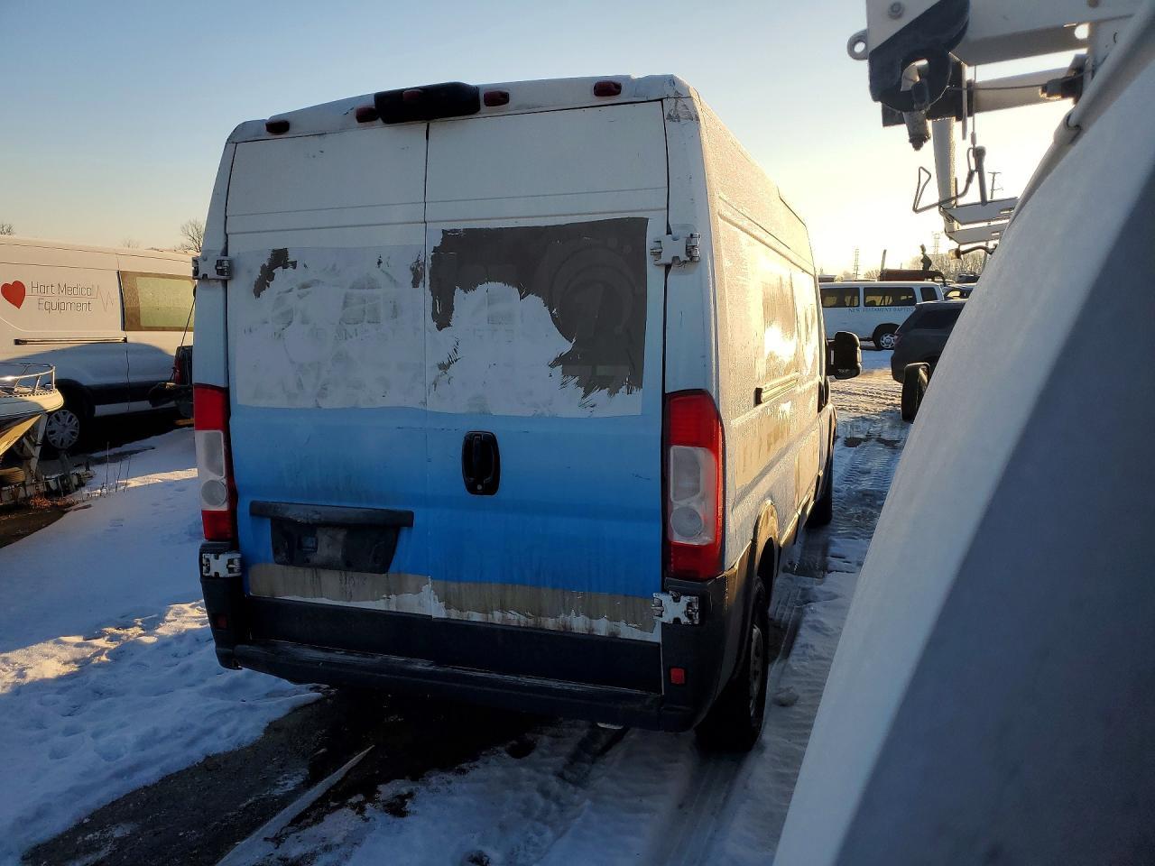 2018 Ram Promaster 2500 Delivery Van - Фото 3