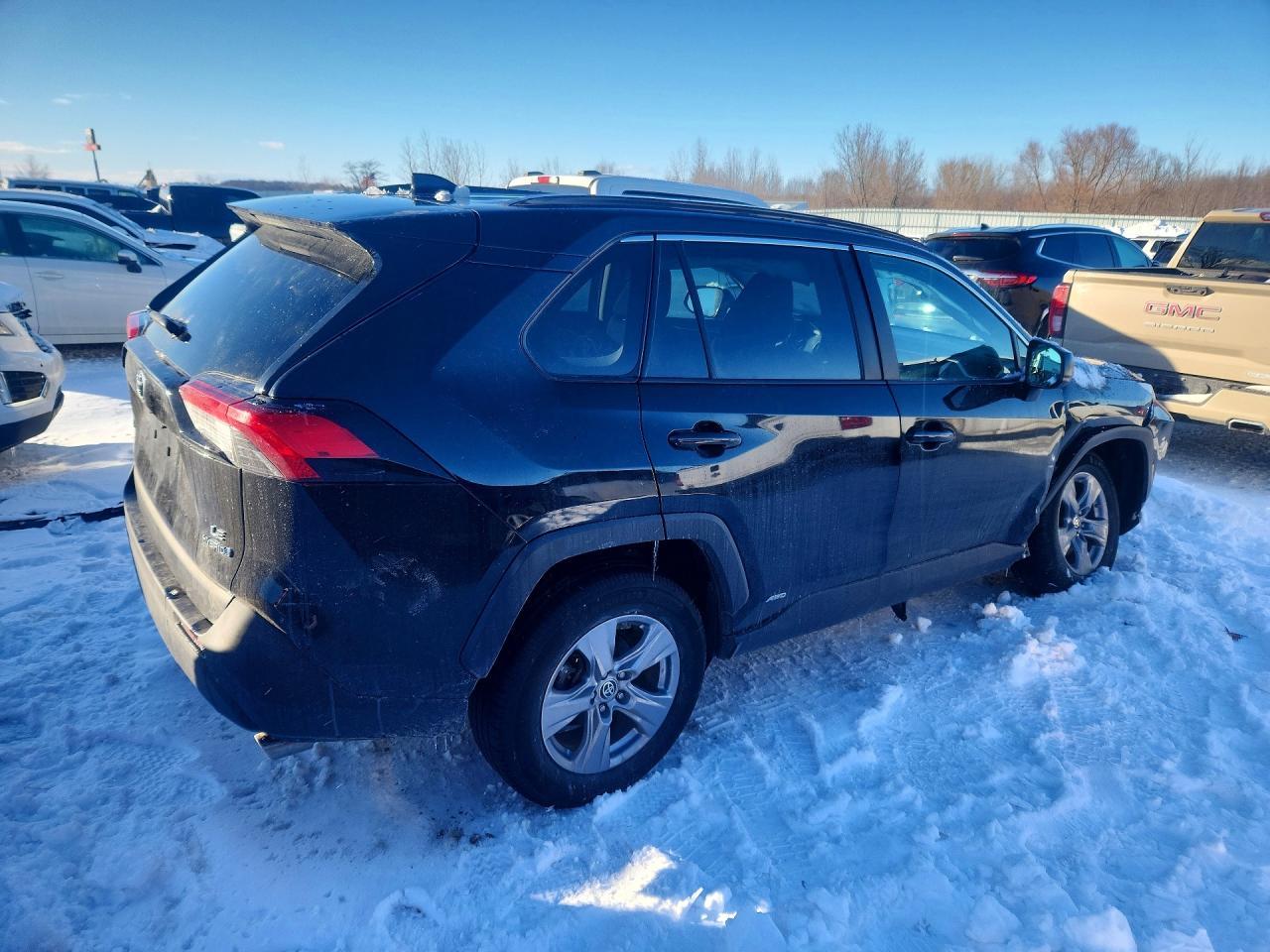 2022 Toyota Rav4 Le - Фото 3