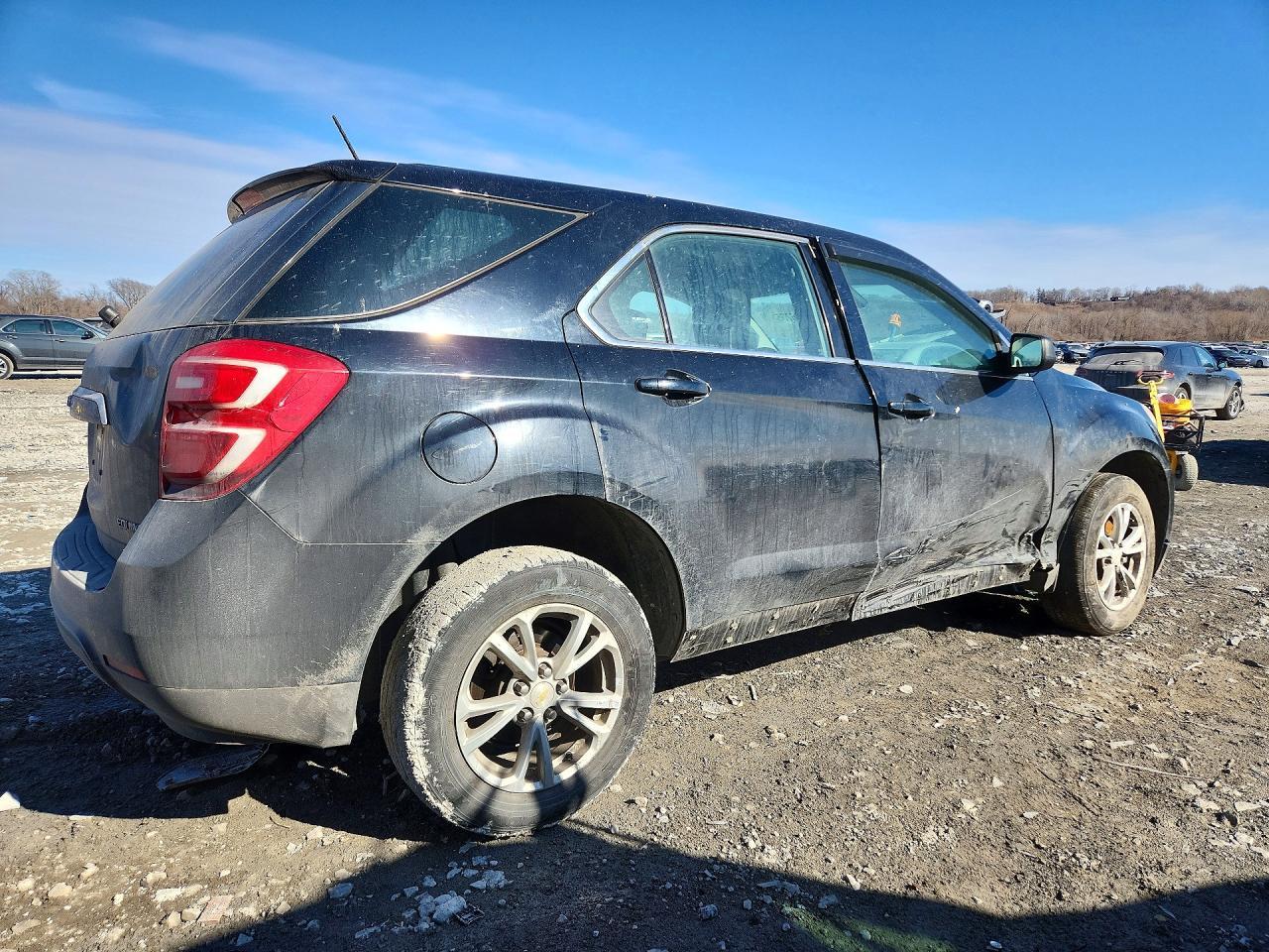 2016 Chevrolet Equinox Ls - Image 3