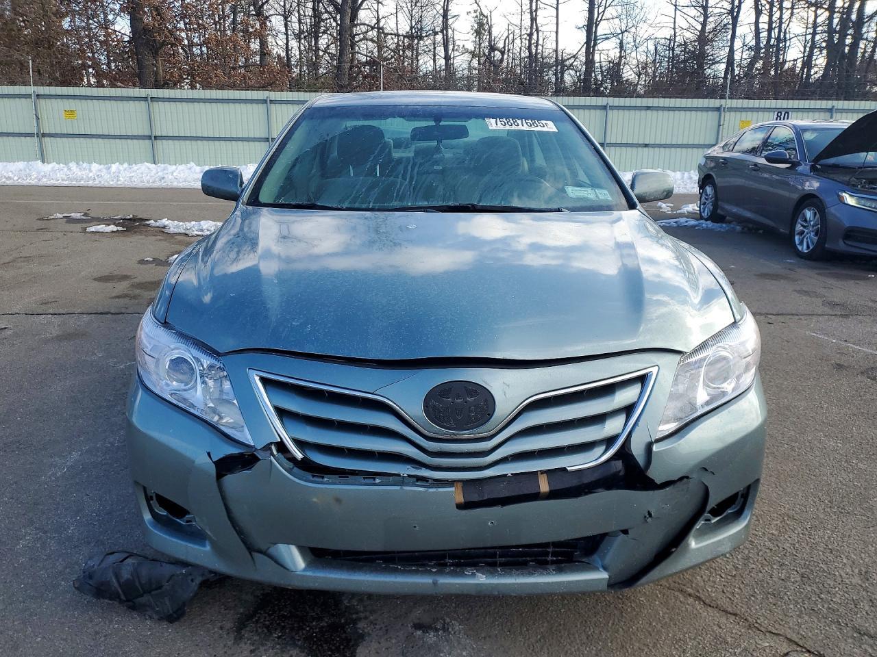 2011 Toyota Camry Le - Image 5