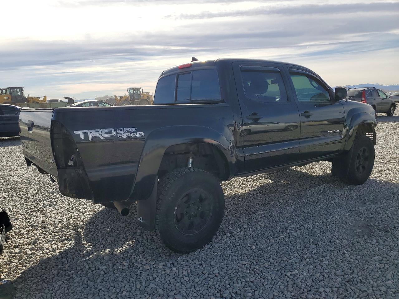 2015 Toyota Tacoma V6 - Фото 3