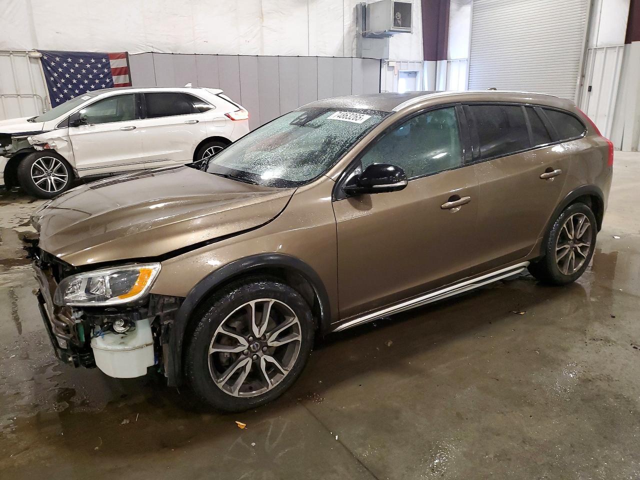 2016 Volvo V60 Cross Country Platinum