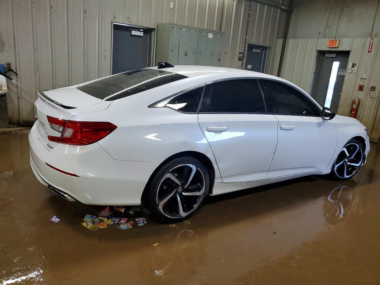 2022 Honda Accord Sport - Фото 3