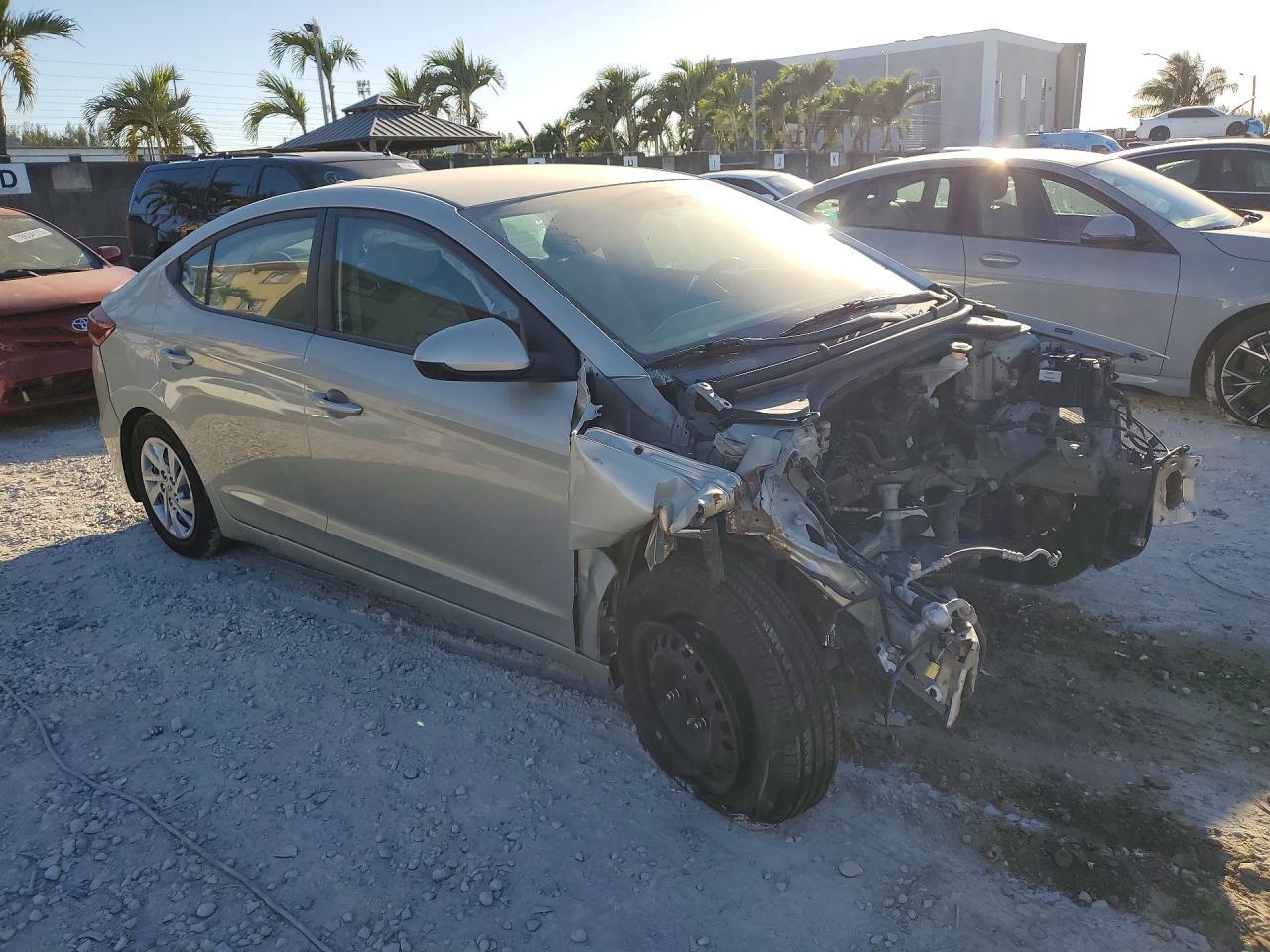 2017 Hyundai Elantra Se - Фото 4