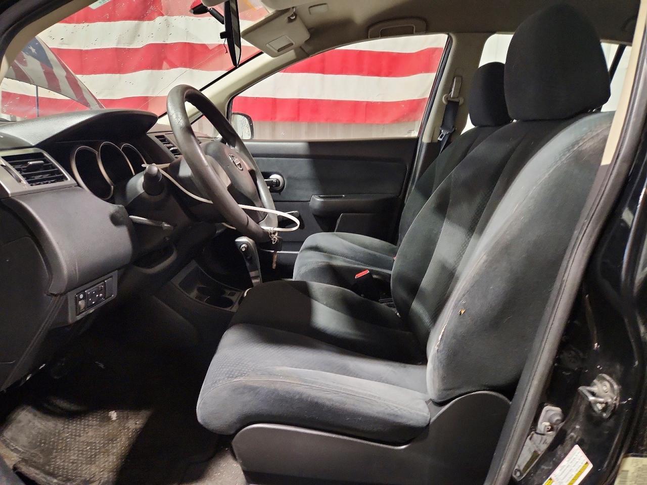 2011 Nissan Versa S - Фото 7