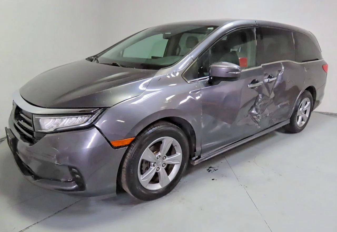 2018 Honda Odyssey Elite - Image 2