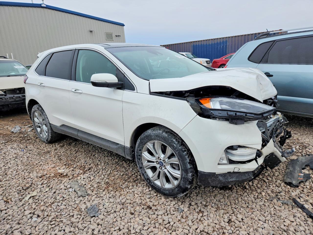 2022 Ford Edge Titanium - Фото 4