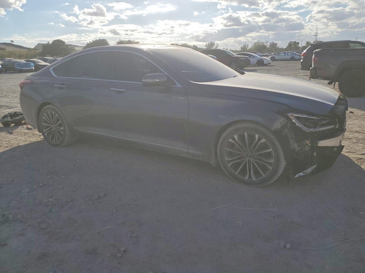 2015 Hyundai Genesis 3.8L - Фото 4