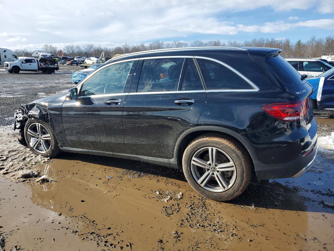 2022 Mercedes-Benz Glc 300 4Matic - Фото 2