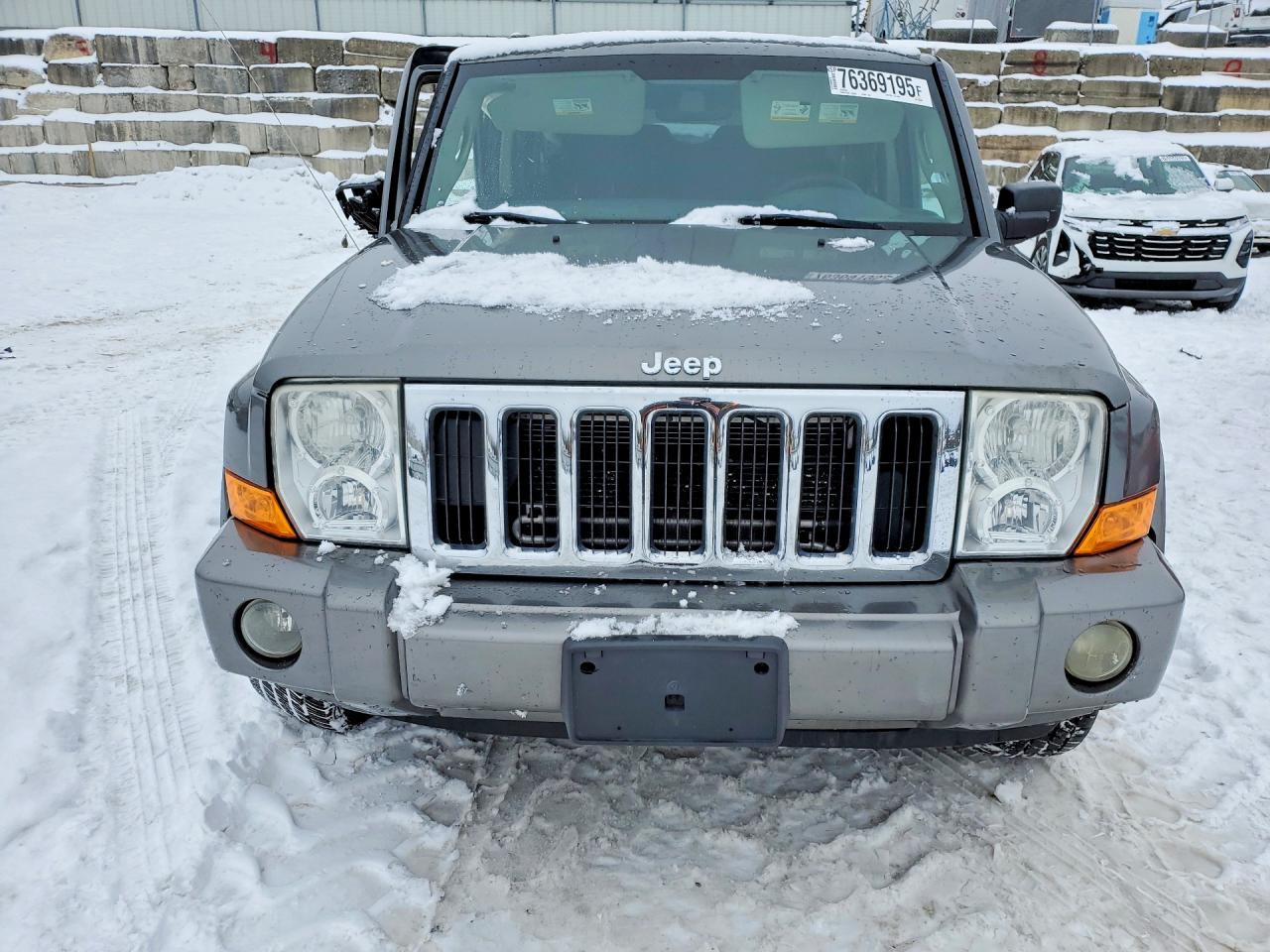 2008 Jeep Commander Sport - Image 5