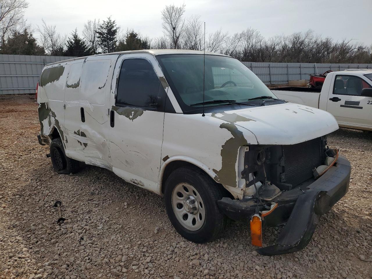 2010 Chevrolet Express G1500 - Фото 4
