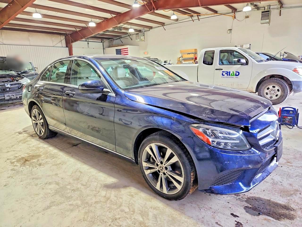 2021 Mercedes-Benz C 300 4Matic - Фото 4
