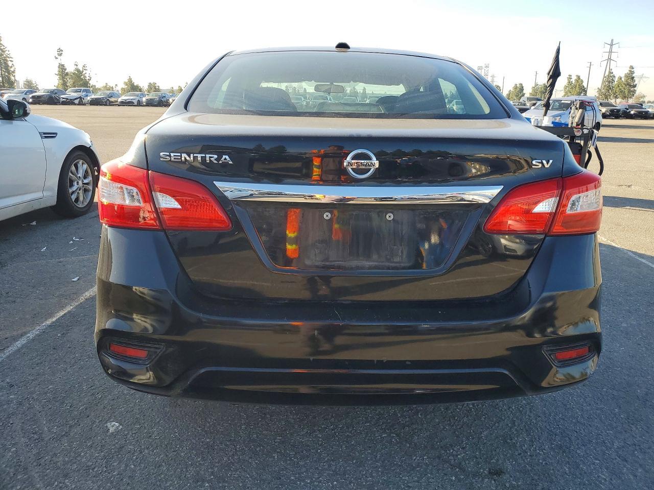2018 Nissan Sentra Sv - Фото 6