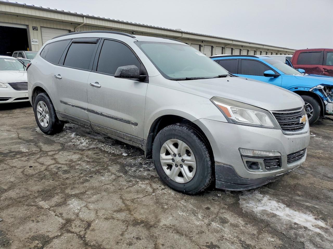 2016 Chevrolet Traverse Ls - Image 4