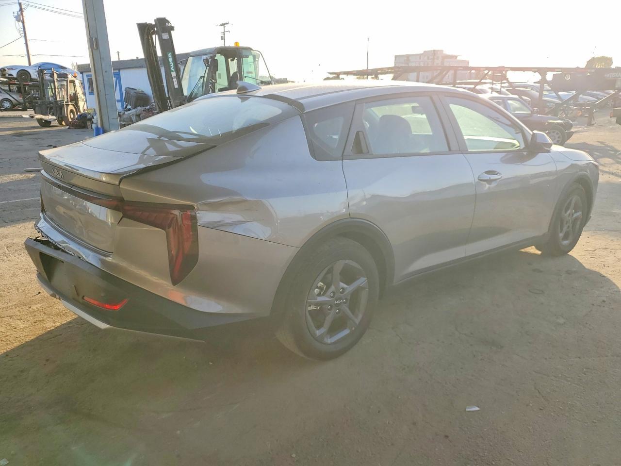 2025 Kia K4 Lx - Image 3