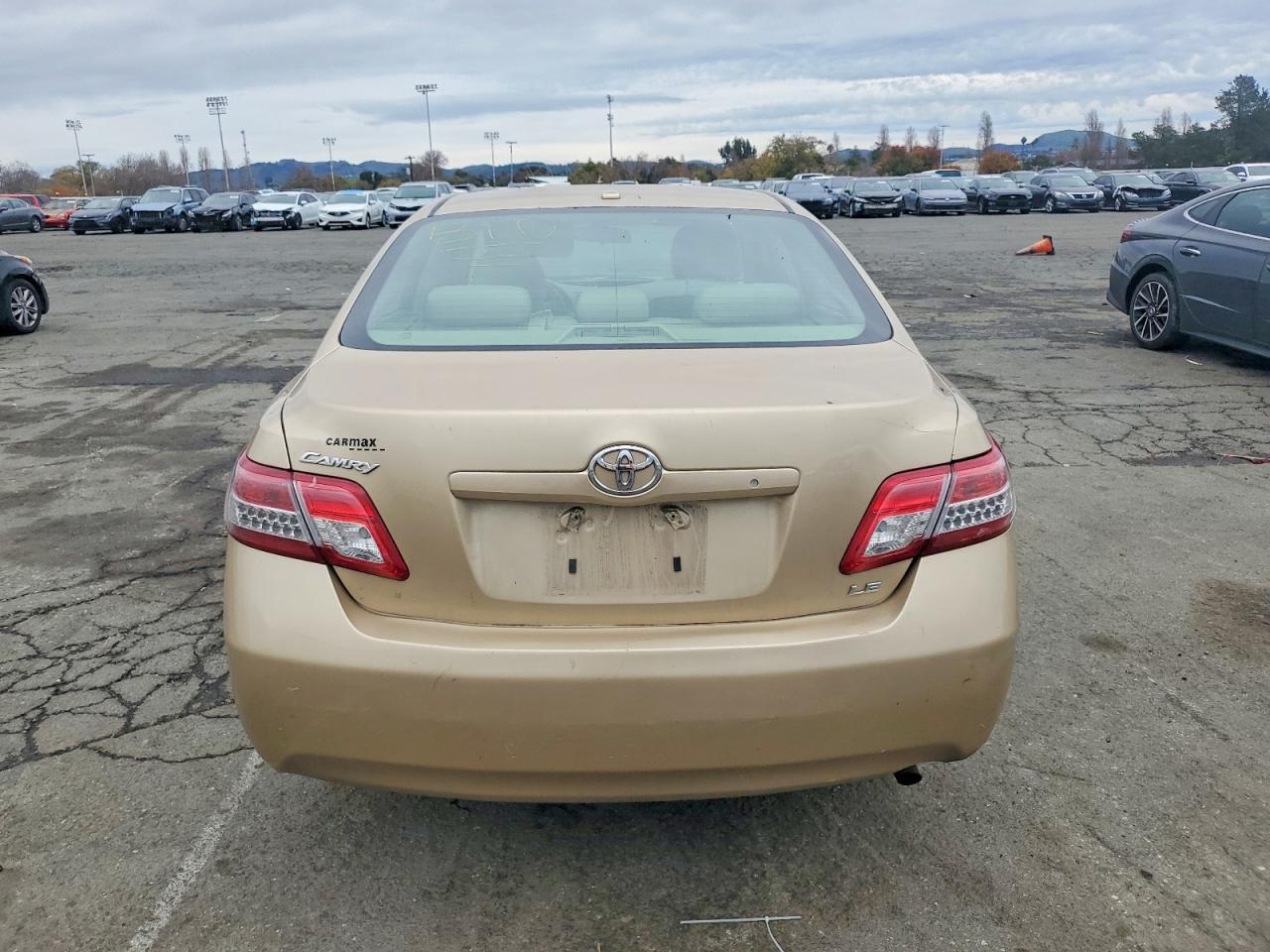 2011 Toyota Camry Base - Фото 6