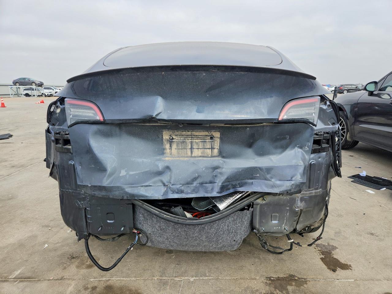 2022 Tesla Model Y - Фото 6