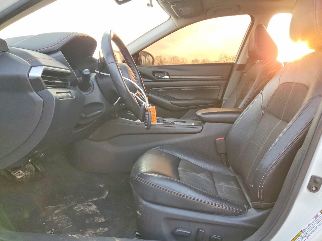 2020 Niss Altima - Image 7