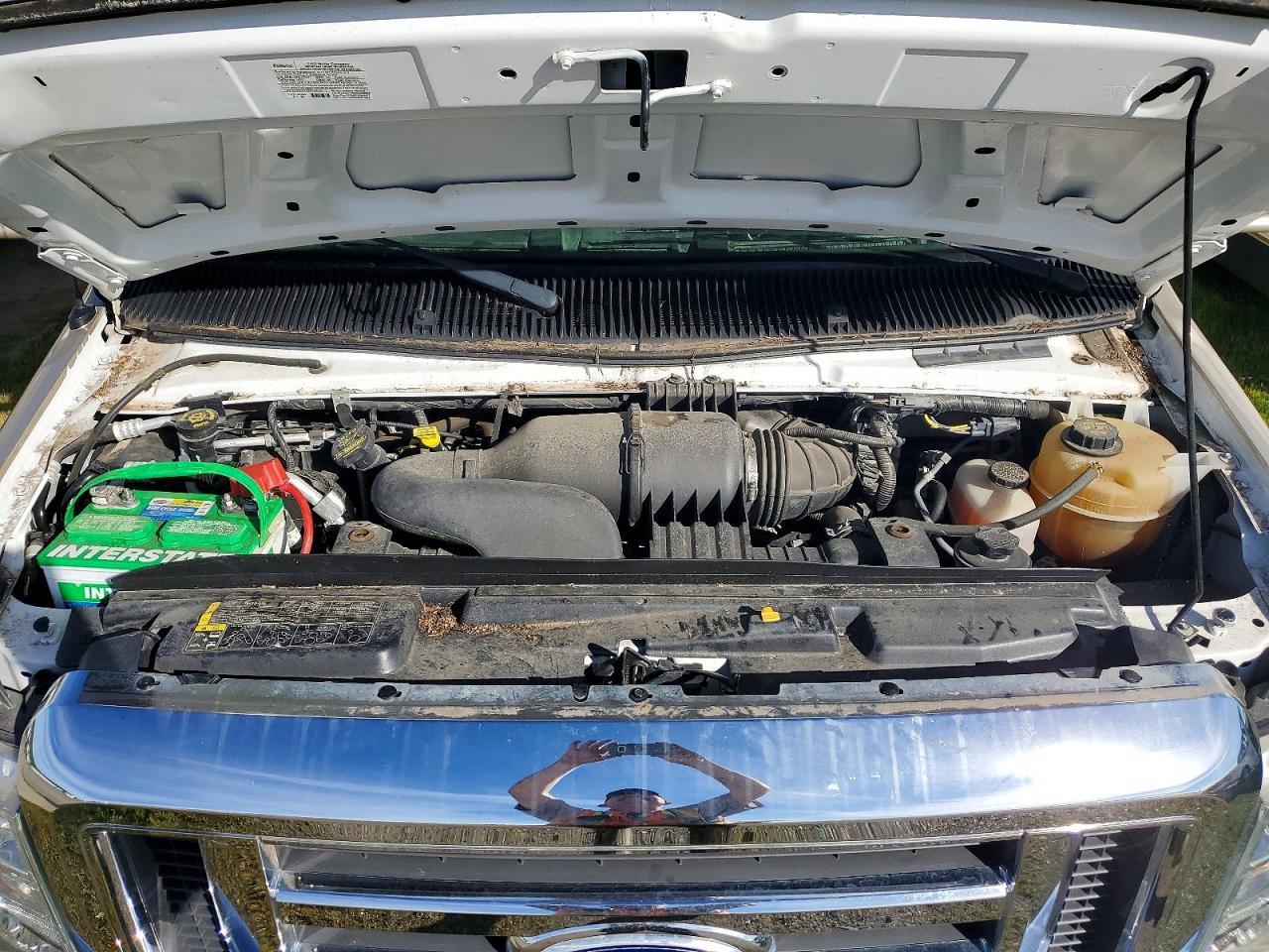 2015 Ford Econoline E450 Super Duty Cutaway Van - Image 7