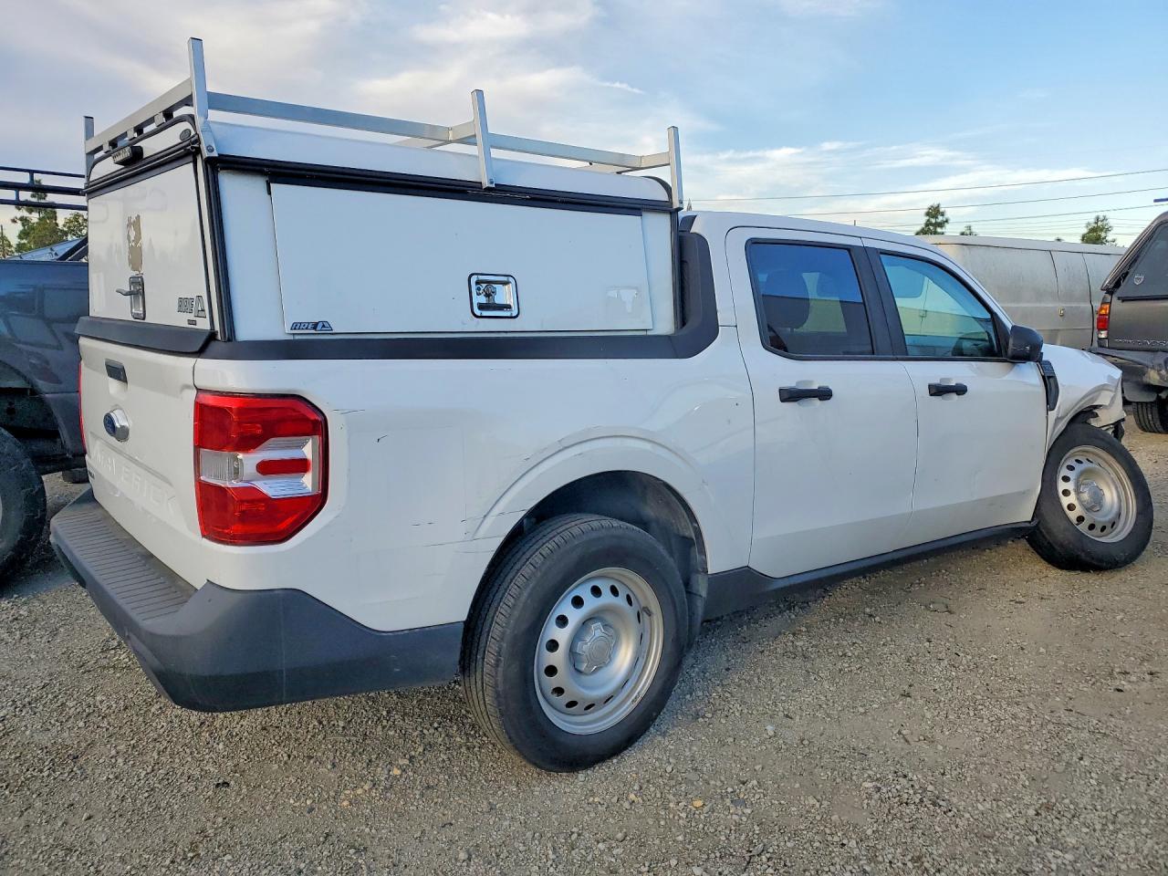 2022 Ford Maverick Utility / Service Truck - Фото 3