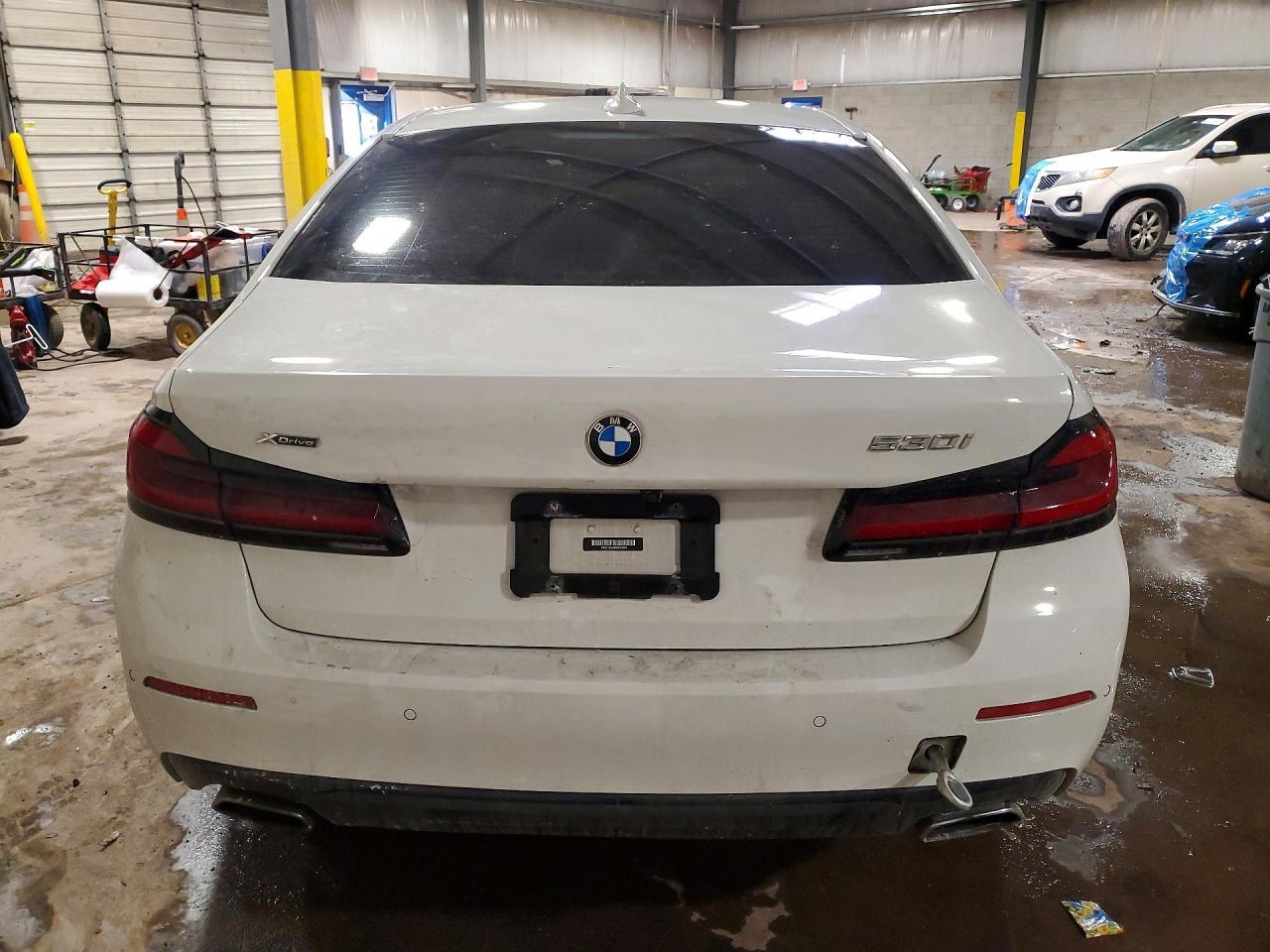 2022 BMW 530 Xi - Фото 6