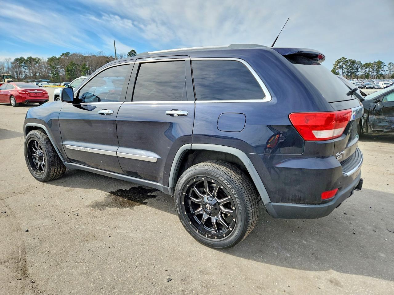 2011 Jeep Grand Cherokee Overland - Фото 2
