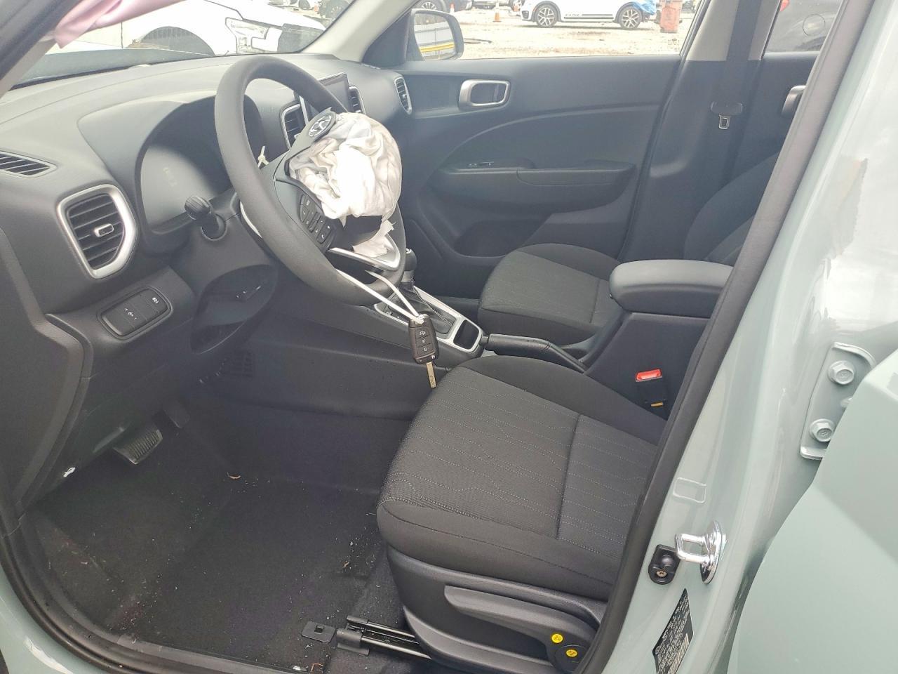 2026 Hyundai Venue Se - Image 7