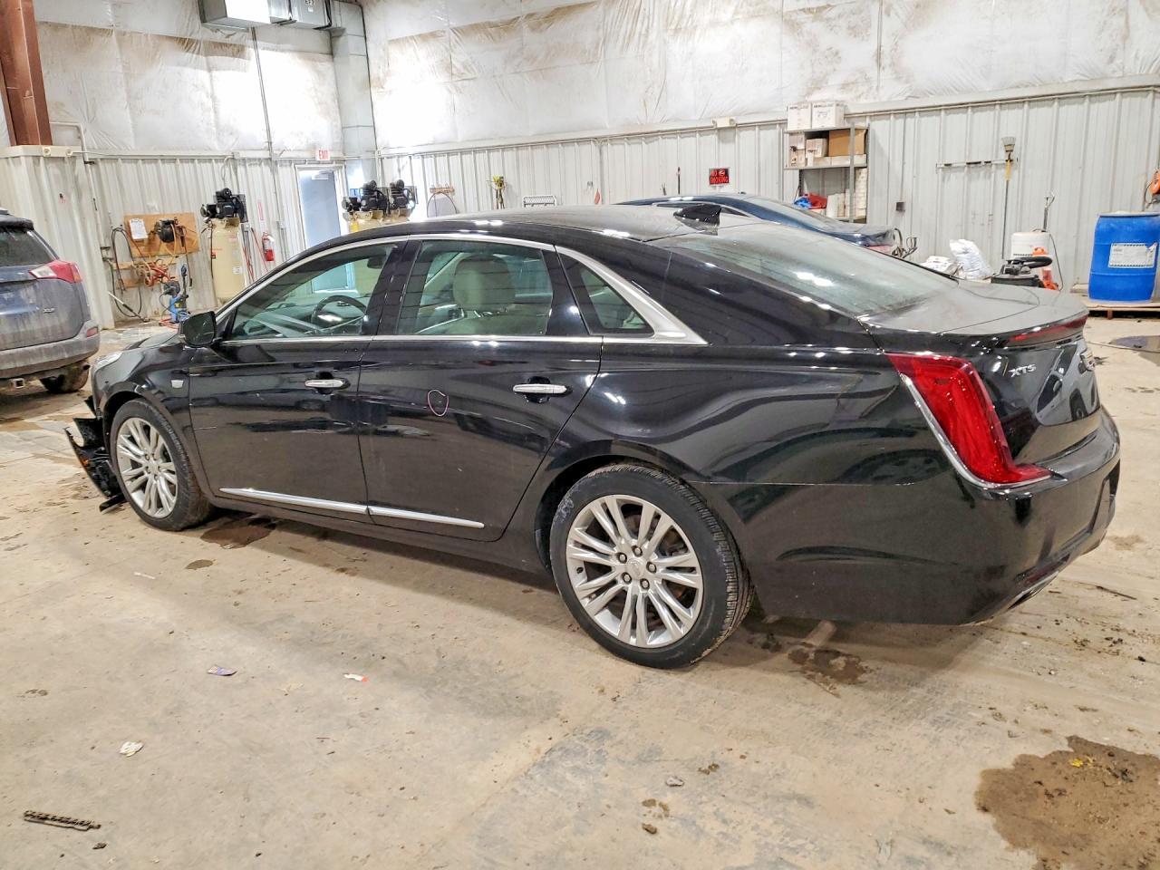 2019 Cadillac Xts Luxury - Image 2