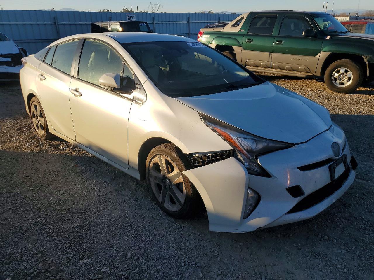 2016 Toyota Prius - Image 4
