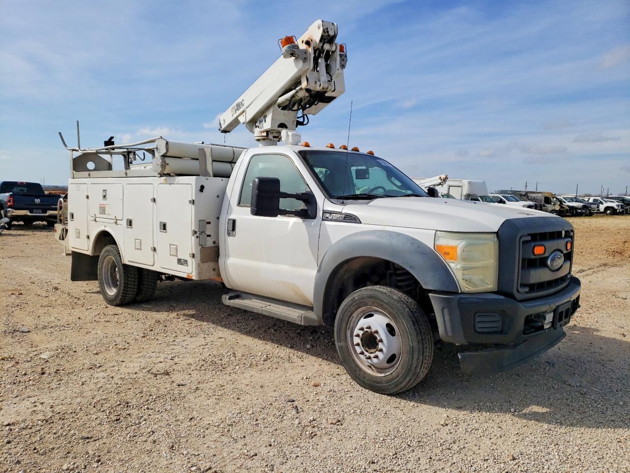 2015 Ford F450 Super Duty - Фото 4